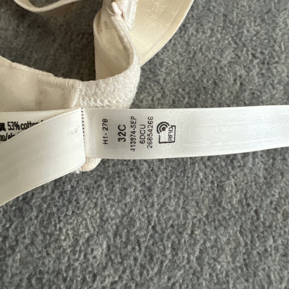 Victoria's Secret PINK Bra 32C Wear Everywhere Wireless Cream Lightly Padded EUC - Picture 12 of 12